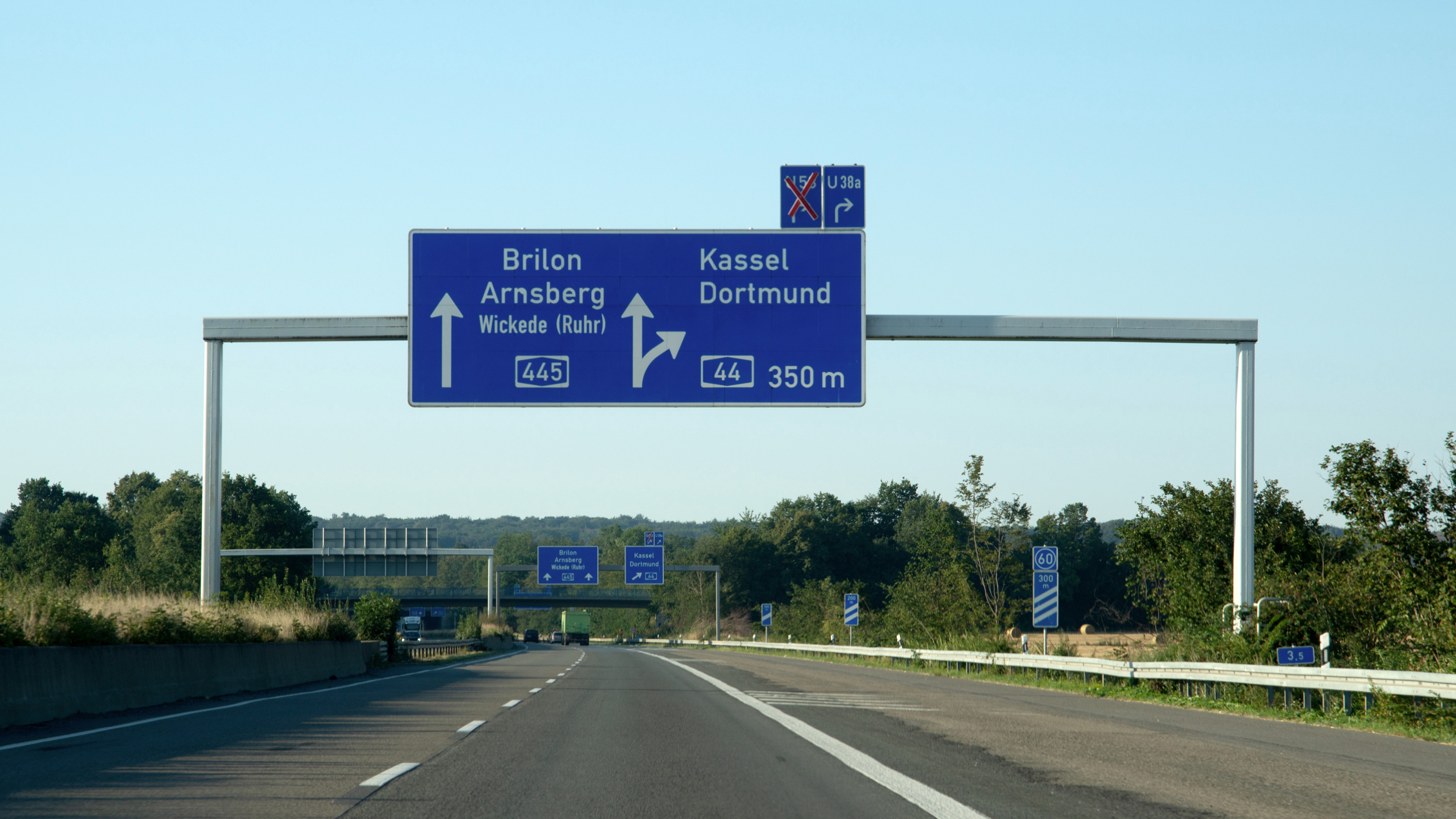 Bild zu Autobahnen und Bundesstraßen