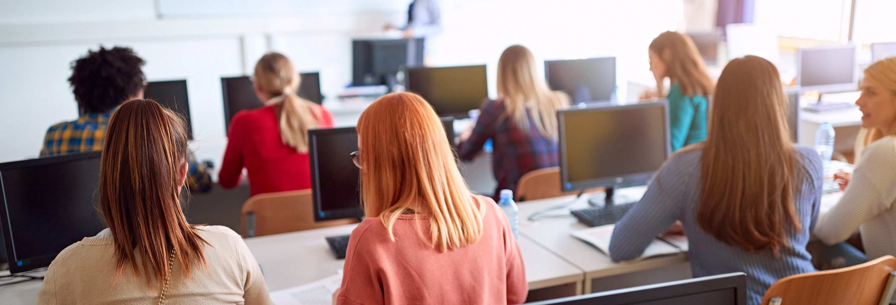 Studenten im Hörsaal bei einer Vorlesung